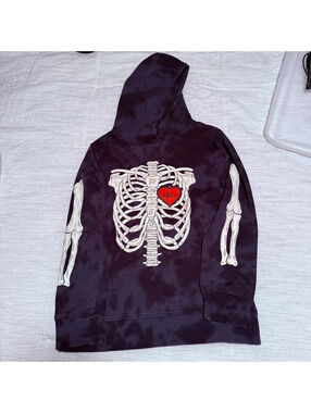 Rags to raches skelly hoodie red heart